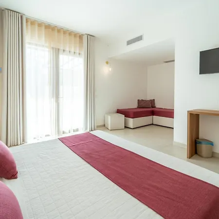 Cirie - 6 Camere, Piscina & Colazione *