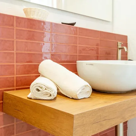 Cirie - 6 Camere, Piscina & Colazione בית חווה קאסאנו דלה מורג'ה