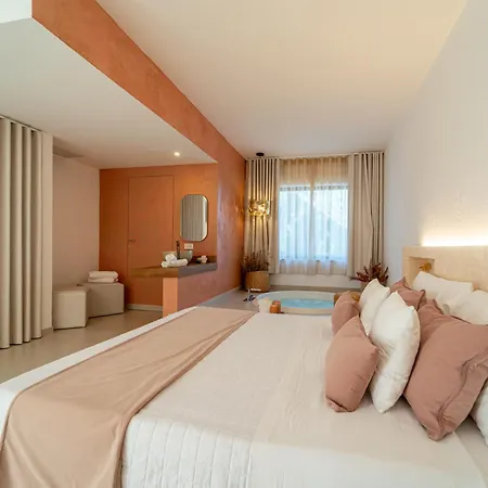 בית חווה Cirie - 6 Camere, Piscina & Colazione