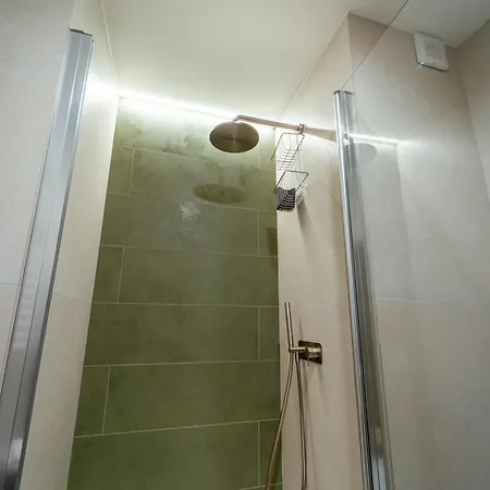 בית חווה Cirie - 6 Camere, Piscina & Colazione